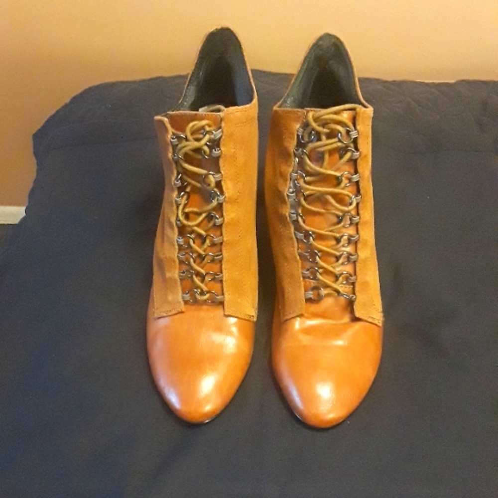 Womens Chelsea Crew Booties